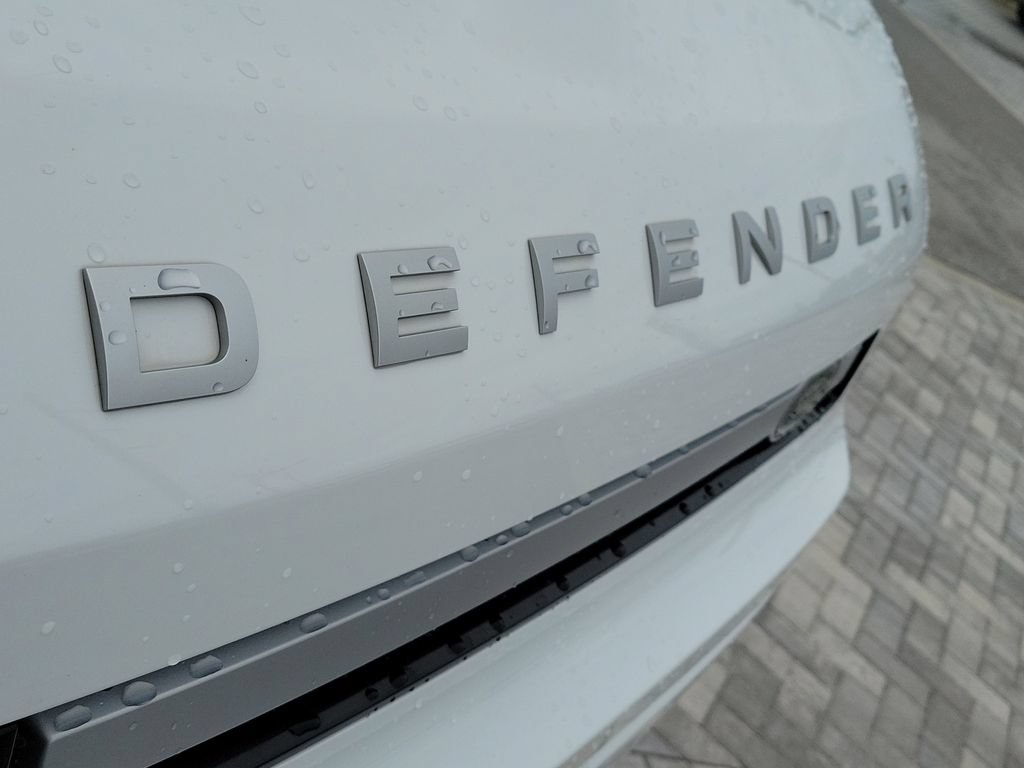 Certified 2023 Land Rover Defender 90 SE AWD/4WD image 9