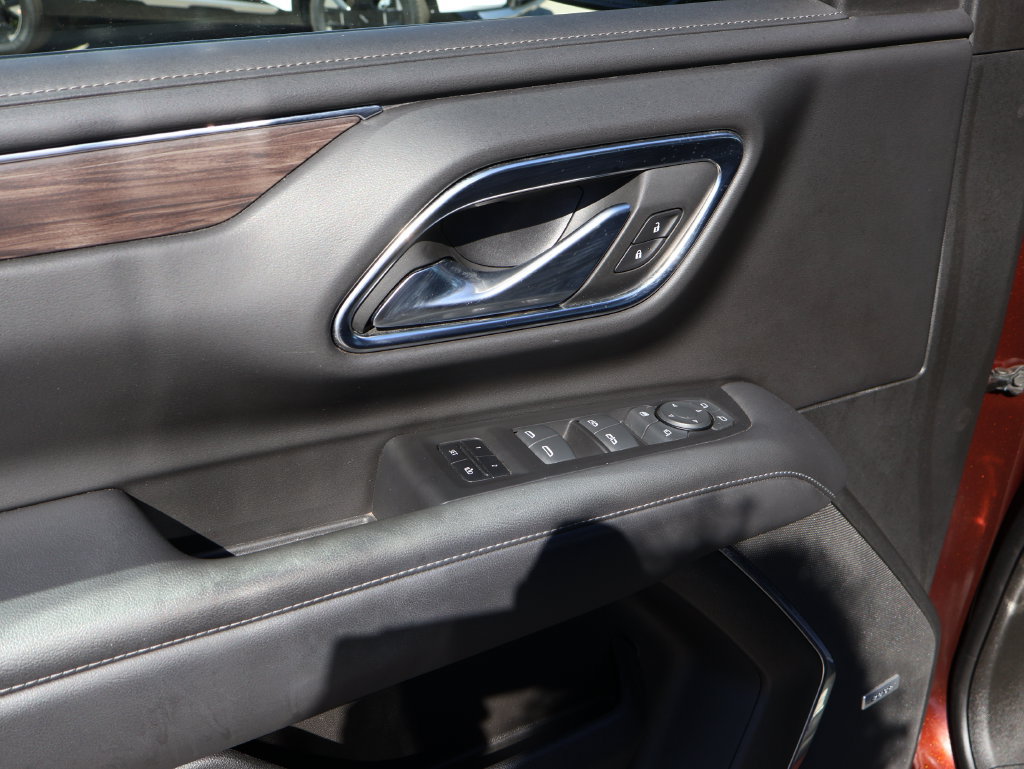 Used 2022 Chevrolet Suburban LT w/ Luxury Package AWD/4WD image 19