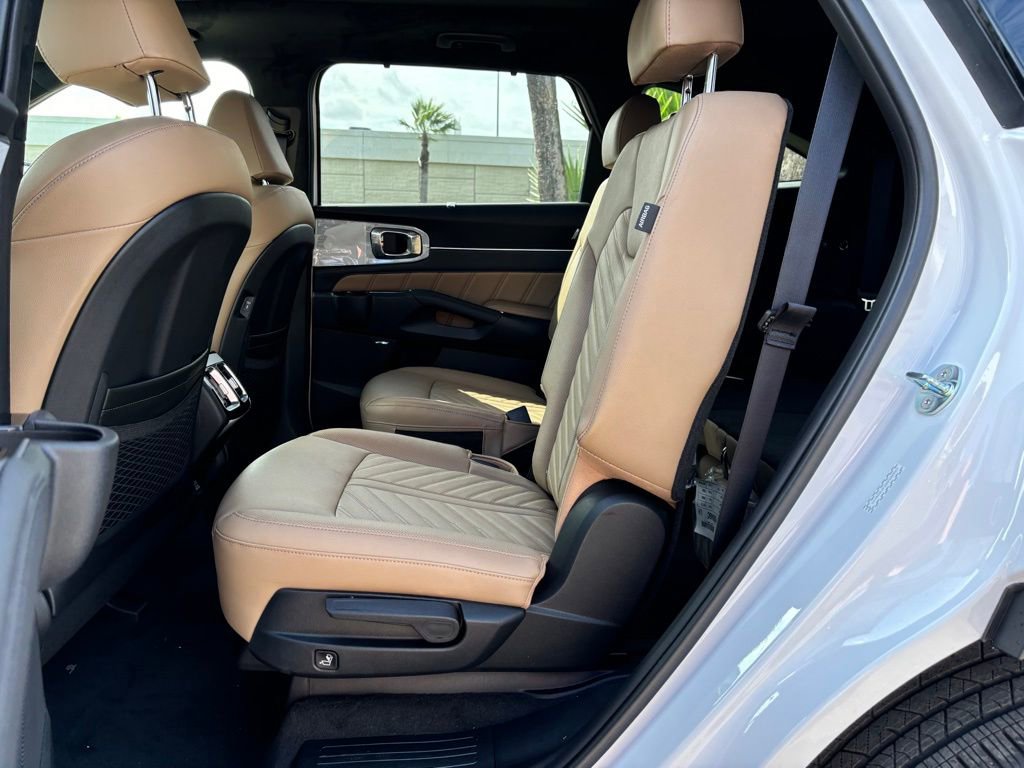 New 2025 Kia Sorento SX Prestige w/ Olive Brown Leather Package image 15