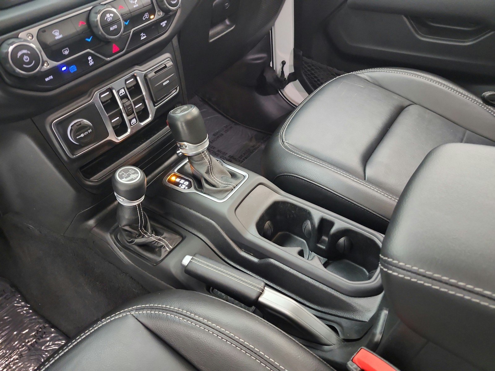 Used 2021 Jeep Wrangler Unlimited Sahara w/ Dual Top Group AWD/4WD image 11