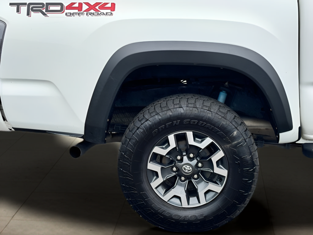 Used 2022 Toyota Tacoma TRD Off-Road w/ Technology Package AWD/4WD image 39