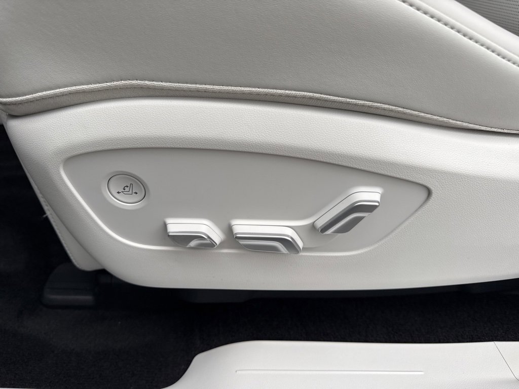 Used 2026 Hyundai Ioniq 9 Calligraphy image 45