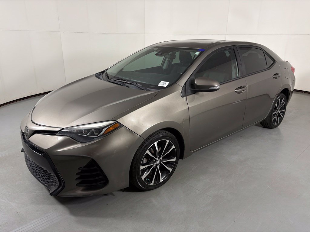 Used 2018 Toyota Corolla SE w/ SE Premium Package FWD image 4