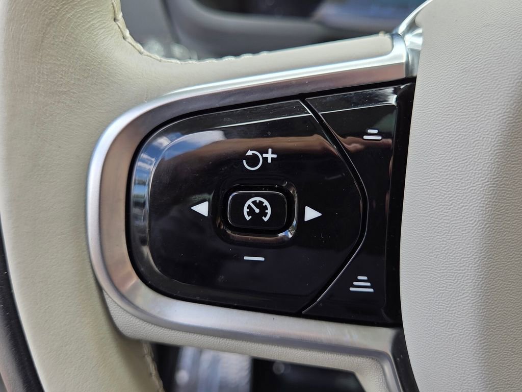 Used 2023 Volvo XC90 B6 Ultimate image 23