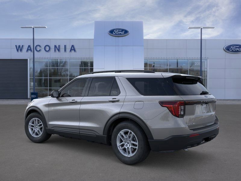 New 2026 Ford Explorer Active AWD/4WD image 4