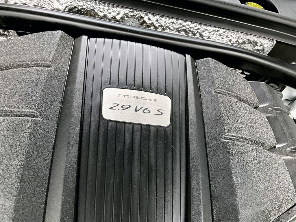 Certified 2025 Porsche Macan S AWD/4WD image 34