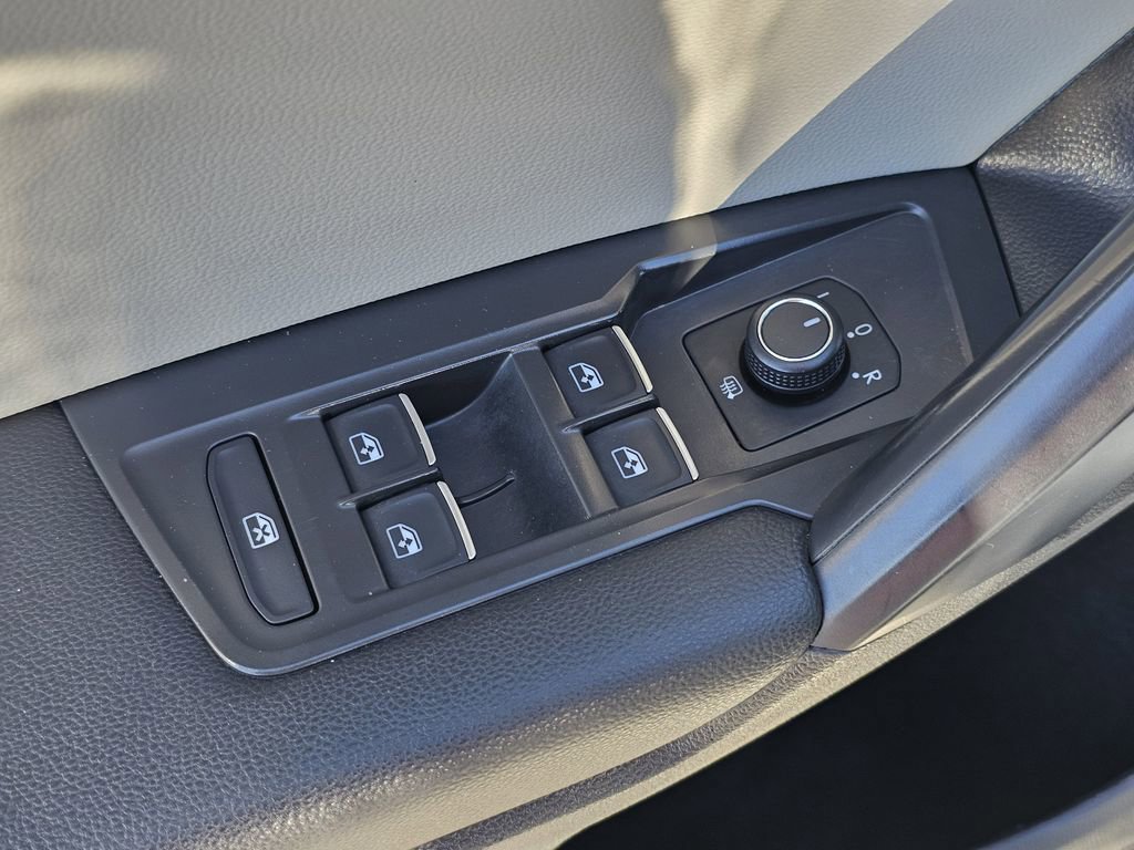 Used 2021 Volkswagen Tiguan SE R-Line image 18