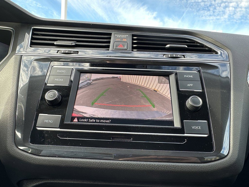 Used 2022 Volkswagen Tiguan S image 27