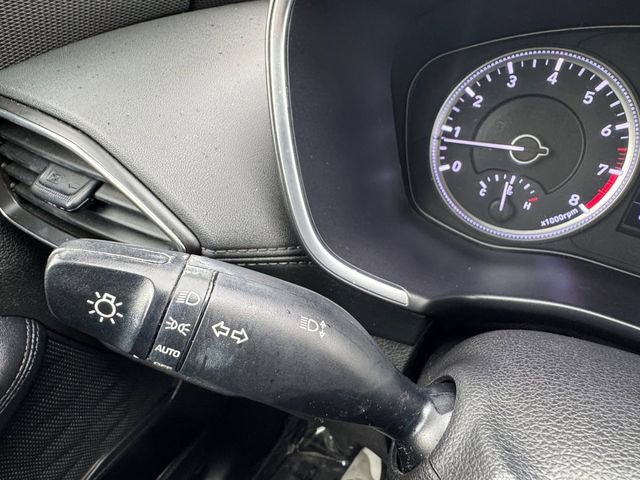 Used 2019 Hyundai Santa Fe SE image 25