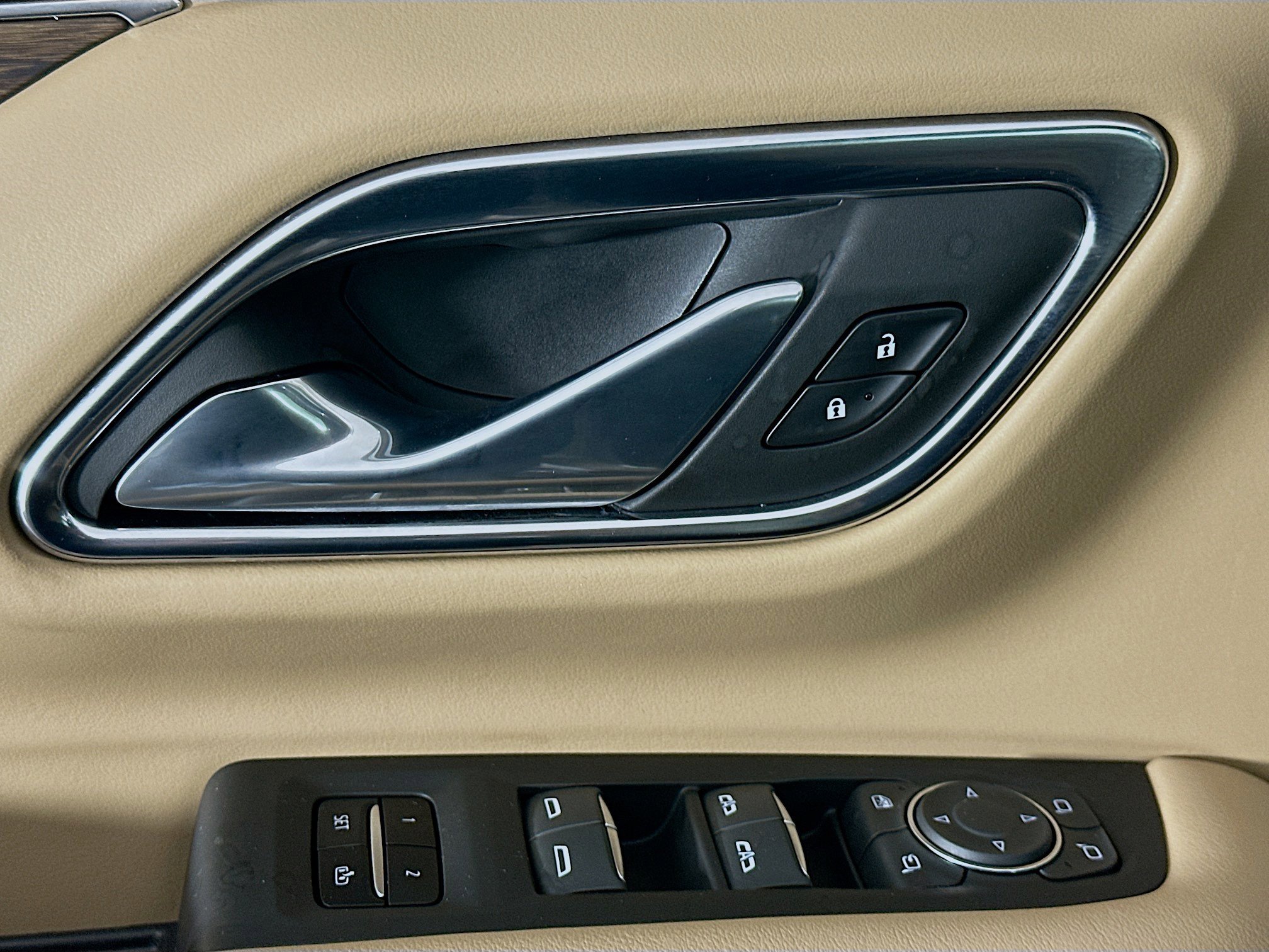 Used 2023 Chevrolet Tahoe Premier image 15