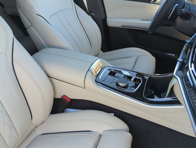Used 2026 BMW X5 xDrive40i w/ M Sport Package AWD/4WD image 11