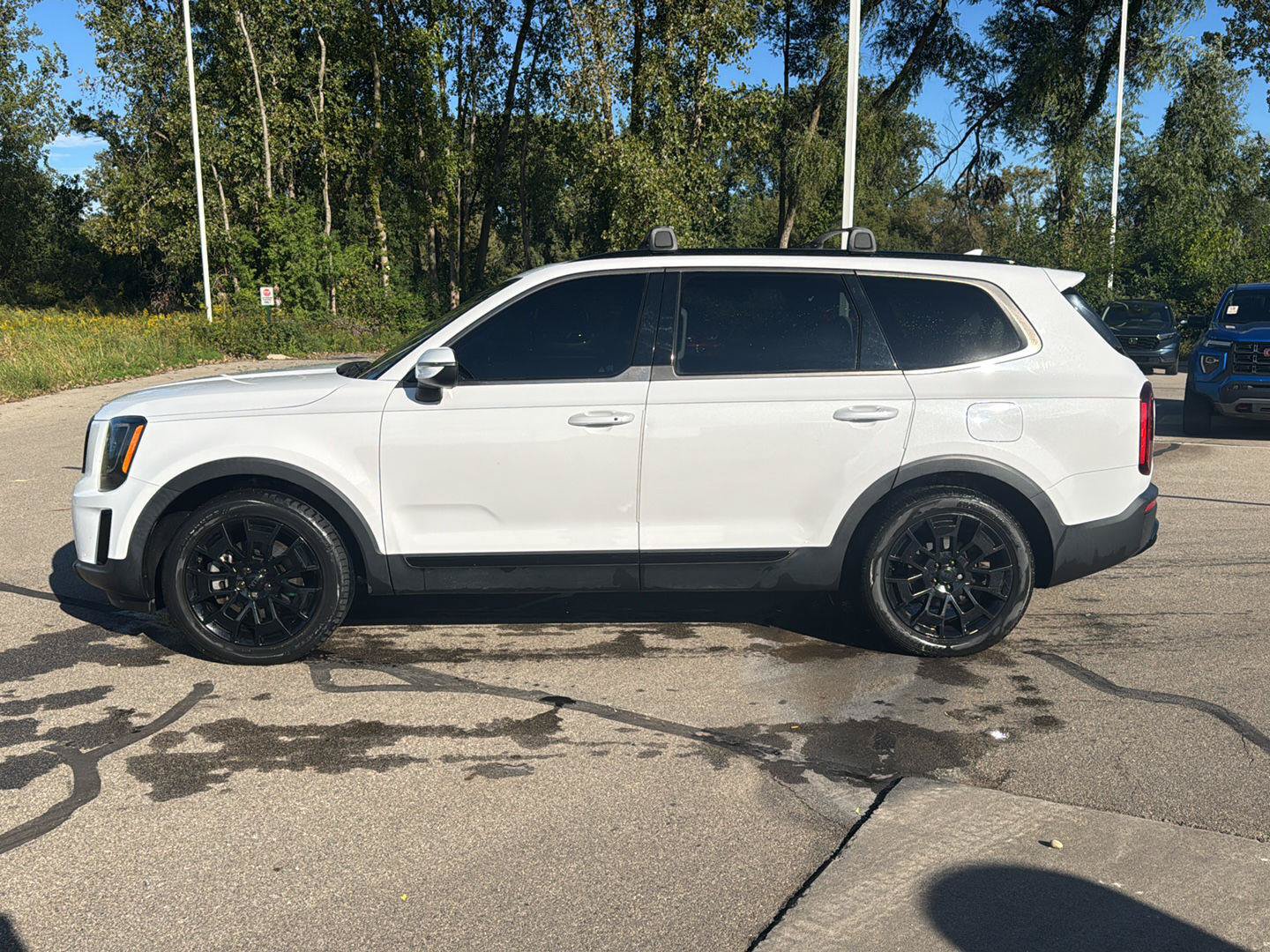 Used 2021 Kia Telluride EX w/ EX Premium Package AWD/4WD image 2