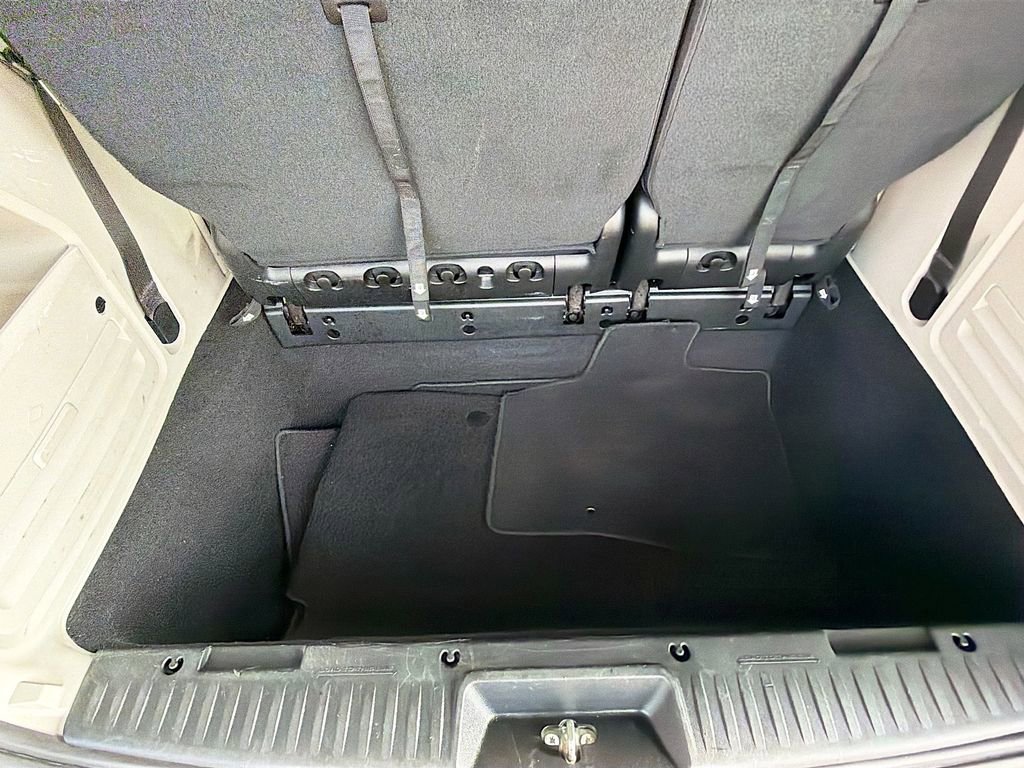 Used 2018 Dodge Grand Caravan SE w/ UConnect Hands-Free Group image 26