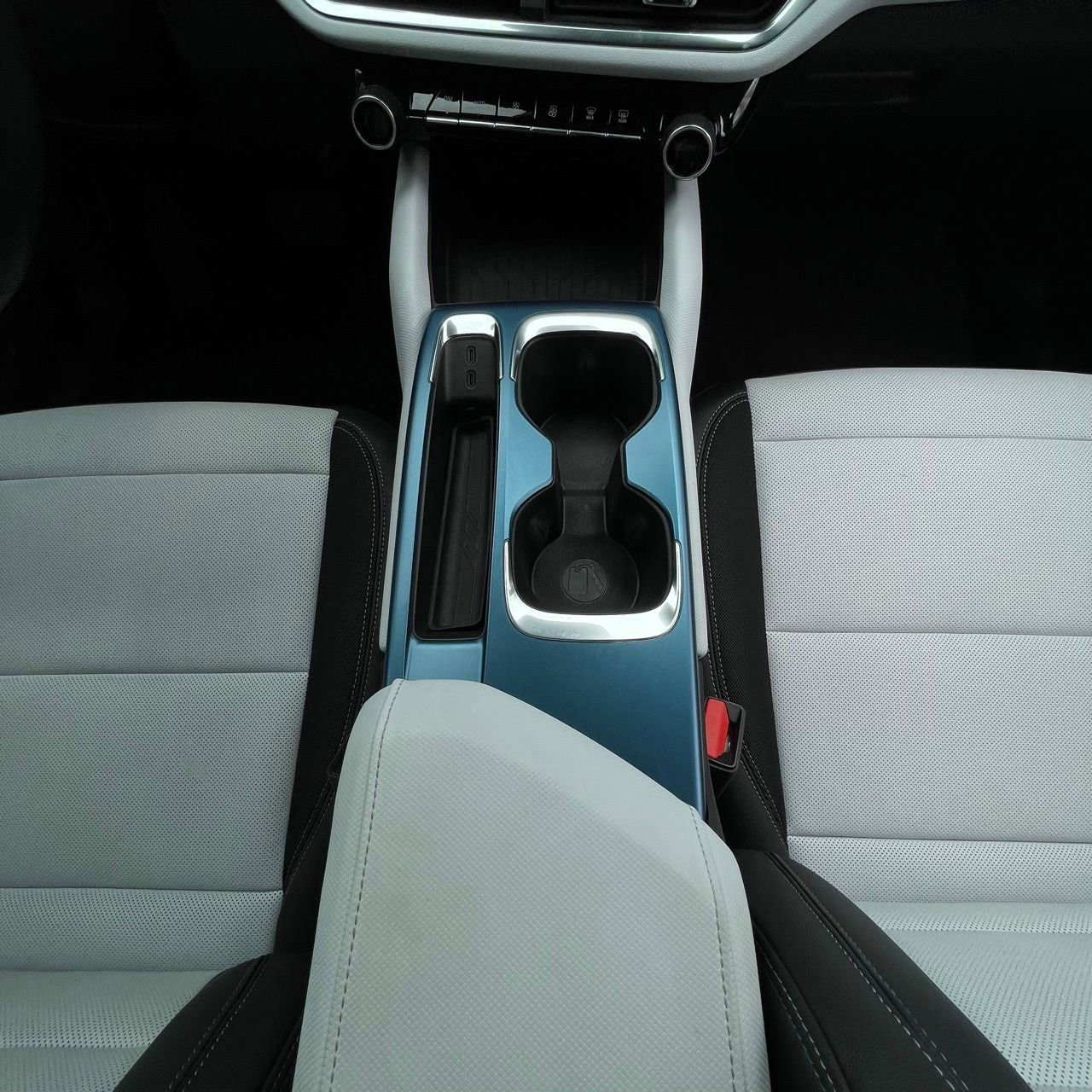 Used 2024 Chevrolet Equinox LS w/ Driver Confidence II Package FWD image 19