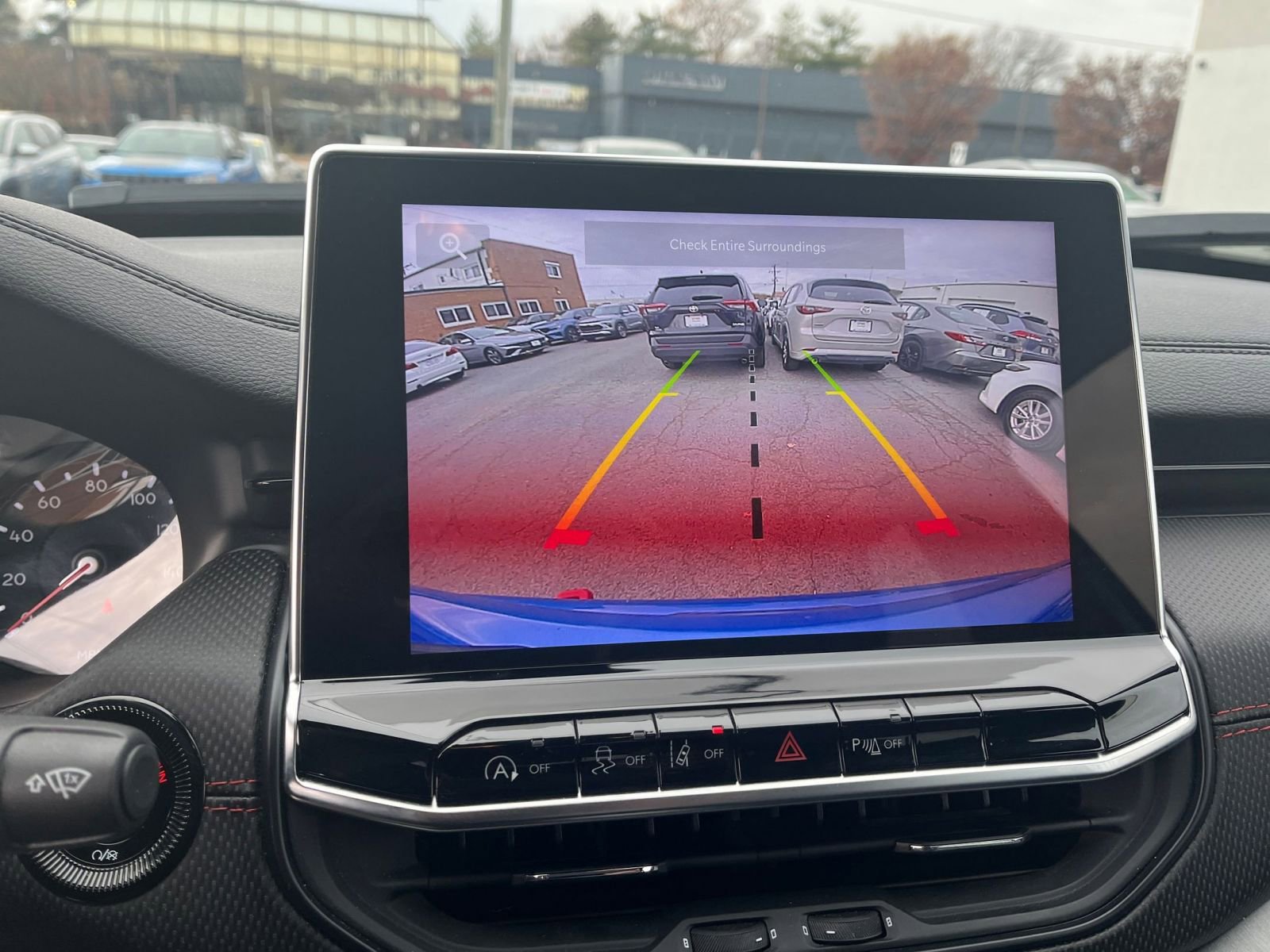 Used 2025 Jeep Compass Trailhawk image 17