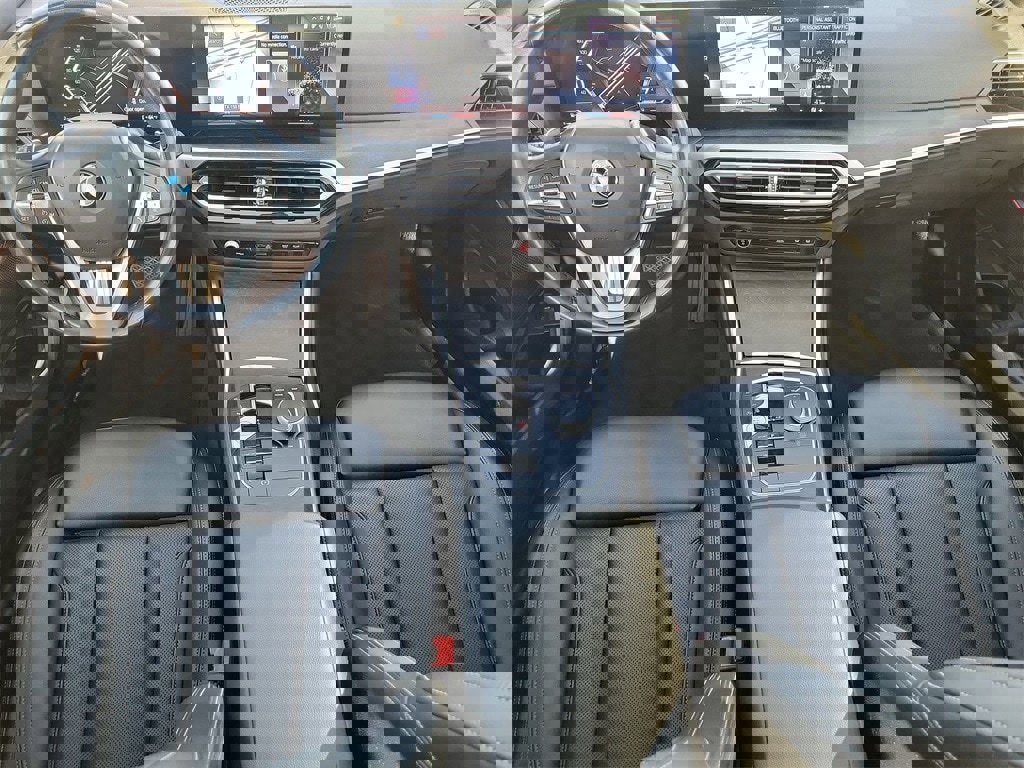 Used 2023 BMW 330i Sedan image 14