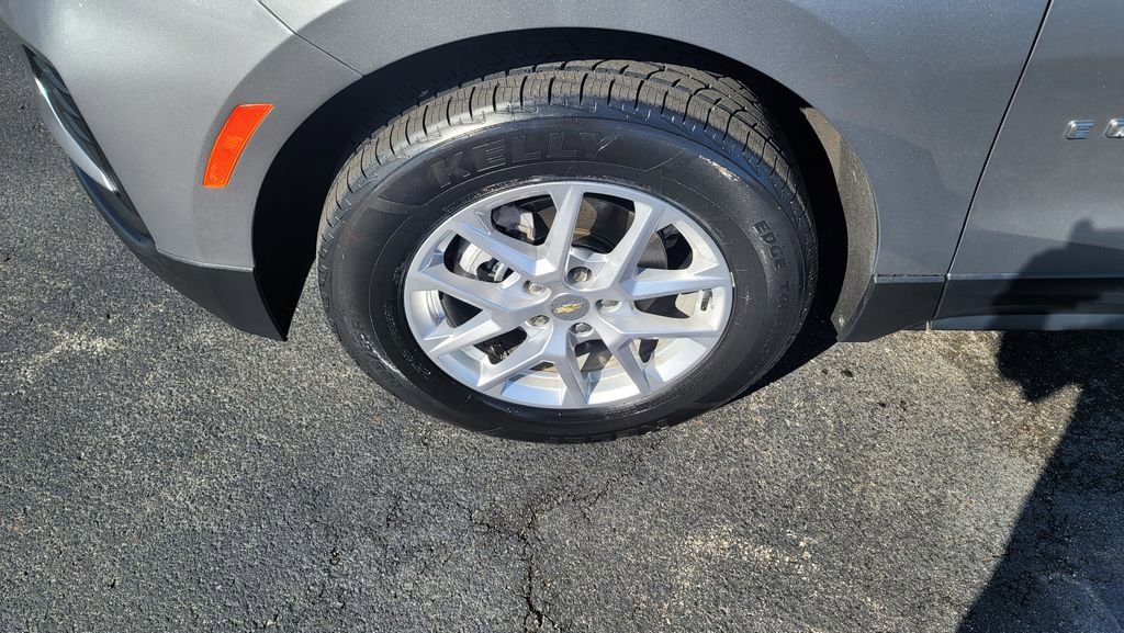 Used 2023 Chevrolet Equinox LS AWD/4WD image 6
