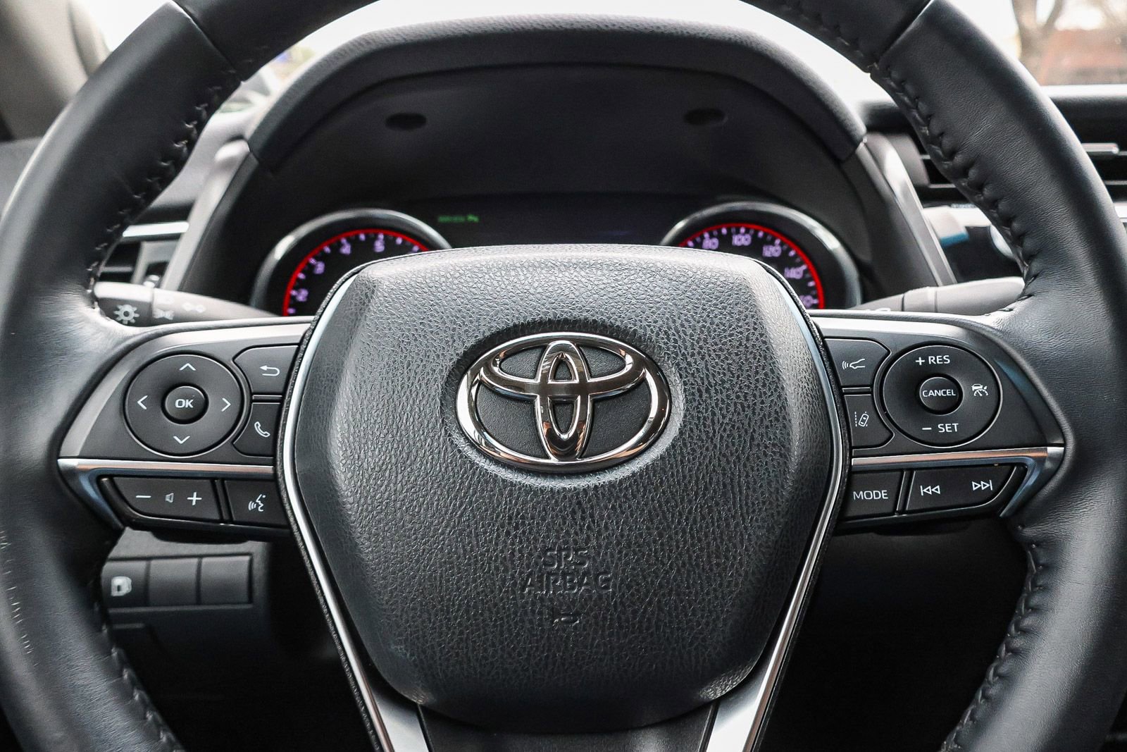 Used 2018 Toyota Camry XSE w/ Driver Assist Package image 32