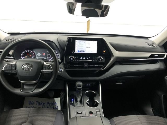 Used 2023 Toyota Highlander L image 14