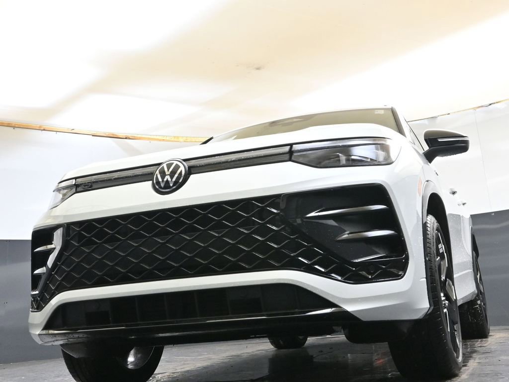 New 2026 Volkswagen Tiguan SE R-Line image 29