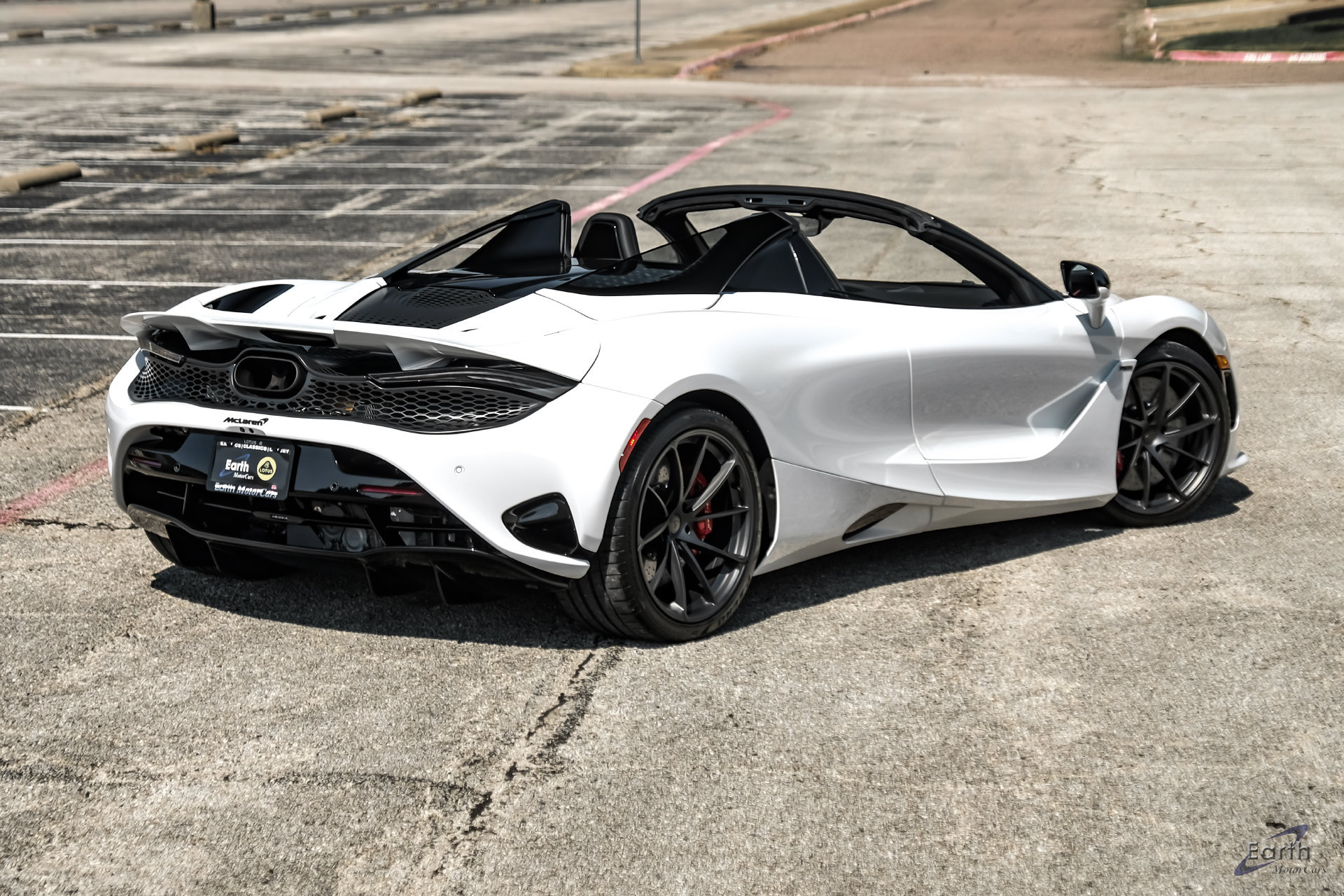 Used 2025 McLaren 750S Spider RWD image 28