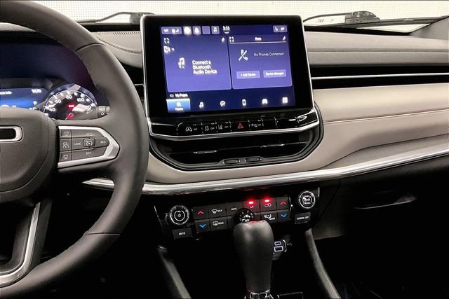 Used 2024 Jeep Compass Limited image 7