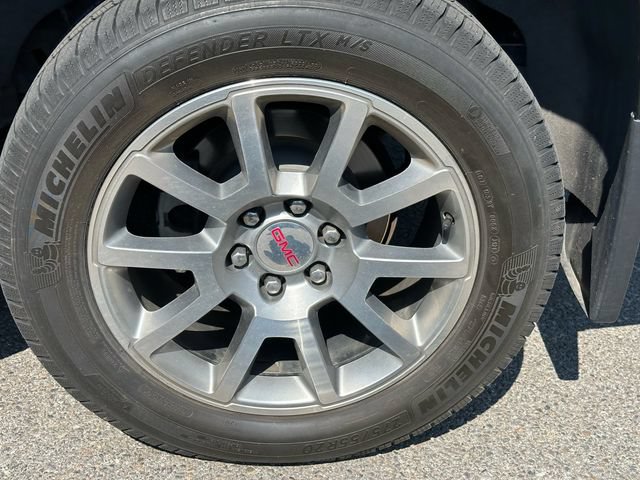 Used 2018 GMC Yukon Denali w/ Open Road Package AWD/4WD image 13