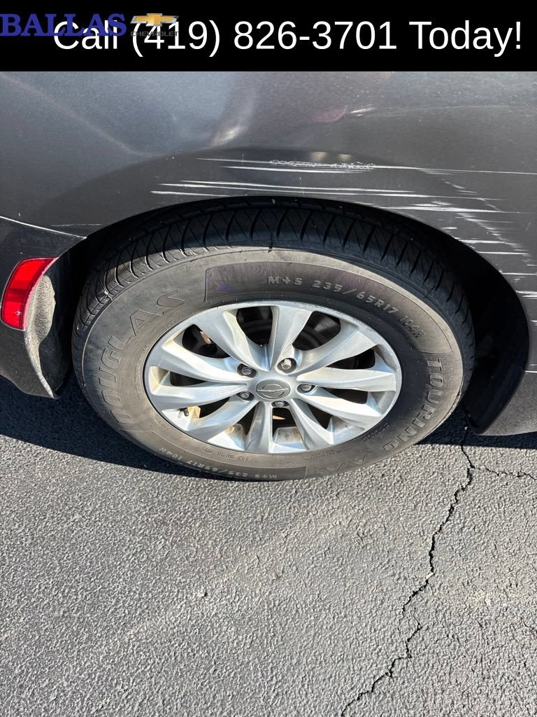 Used 2019 Chrysler Pacifica Touring-L FWD image 8