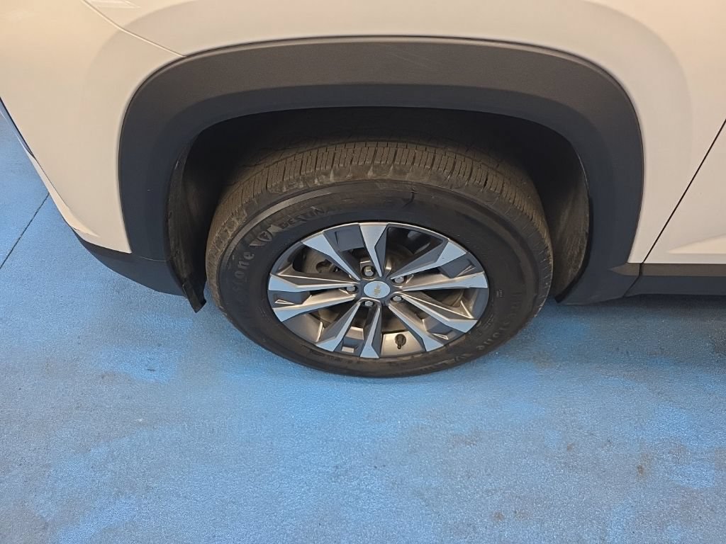 Certified 2026 Chevrolet Equinox LT FWD image 13