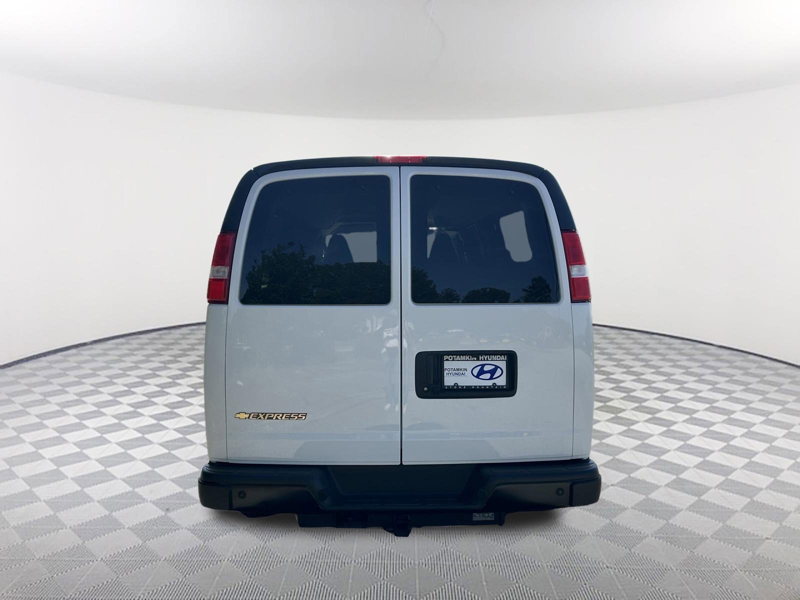 Used 2024 Chevrolet Express 3500 LS image 8