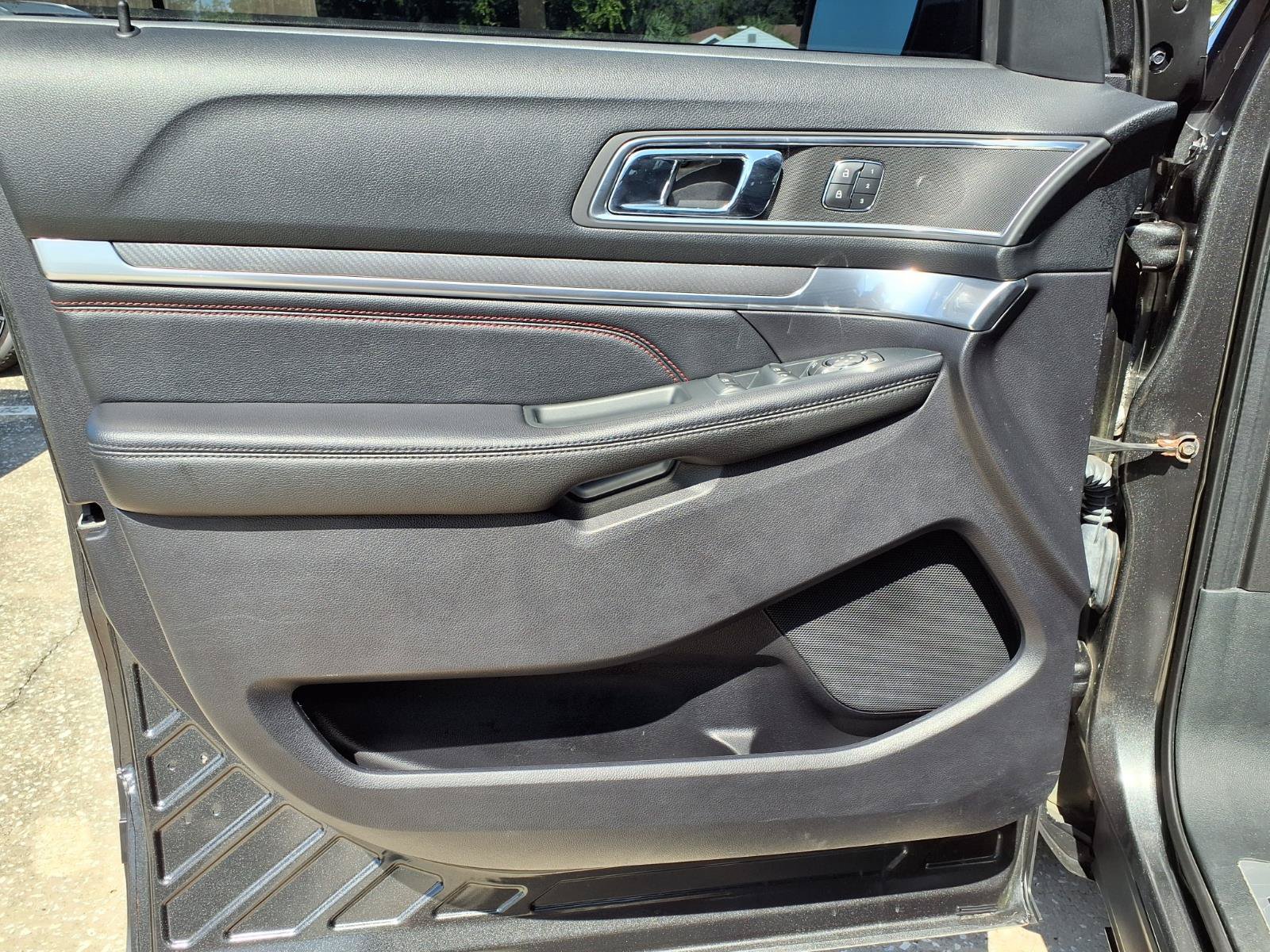 Used 2019 Ford Explorer Sport w/ Equipment Group 401A AWD/4WD image 23