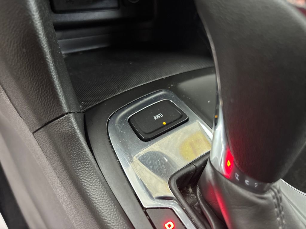 Used 2021 Chevrolet Equinox LT image 32