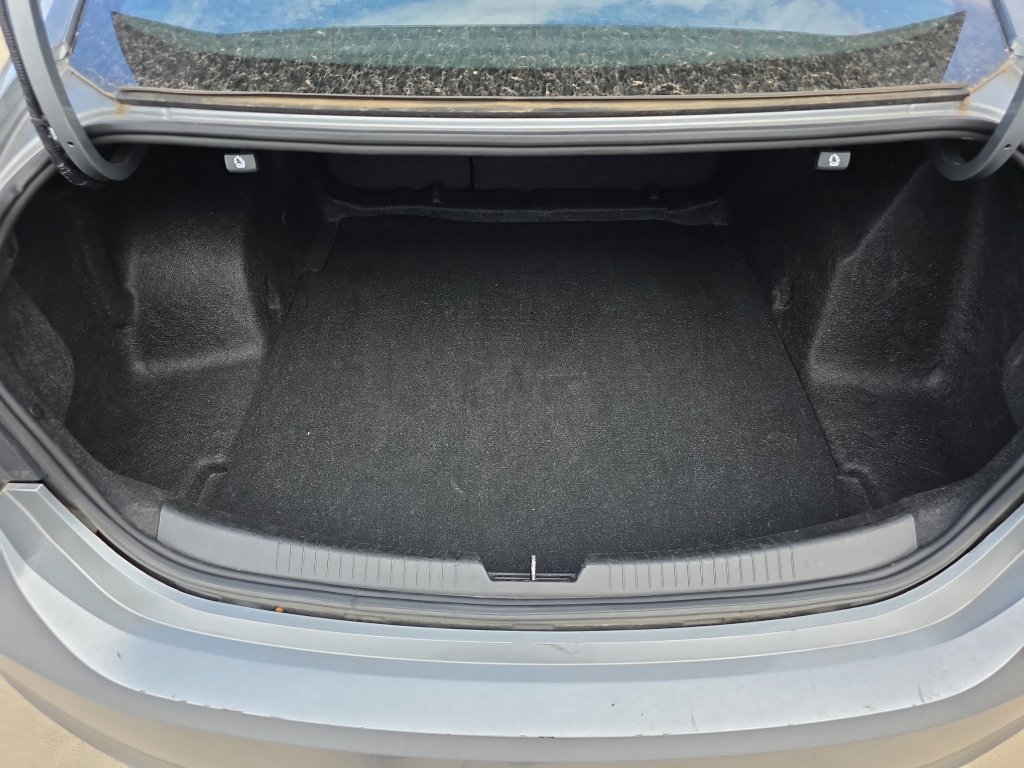 Used 2023 Chevrolet Malibu LT image 16