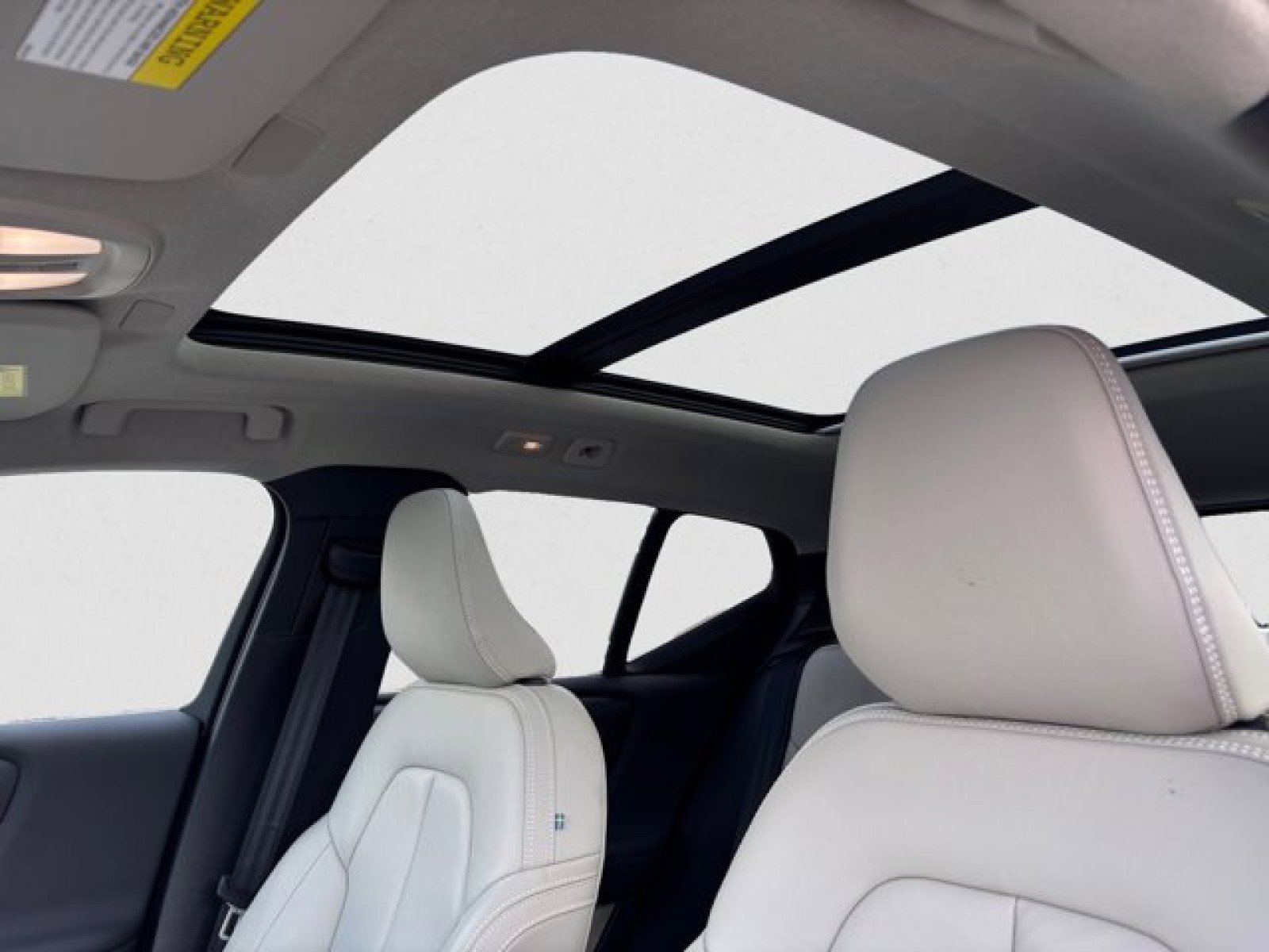 Used 2023 Volvo XC40 B5 Plus w/ Driver Assist Package image 12