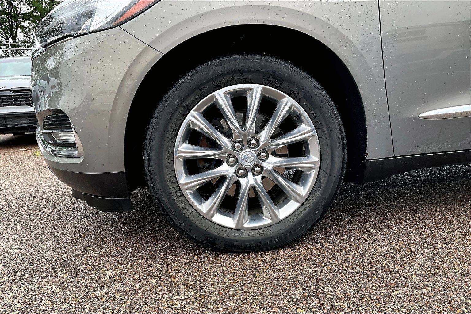 Used 2018 Buick Enclave Essence w/ Trailering Package AWD/4WD image 2