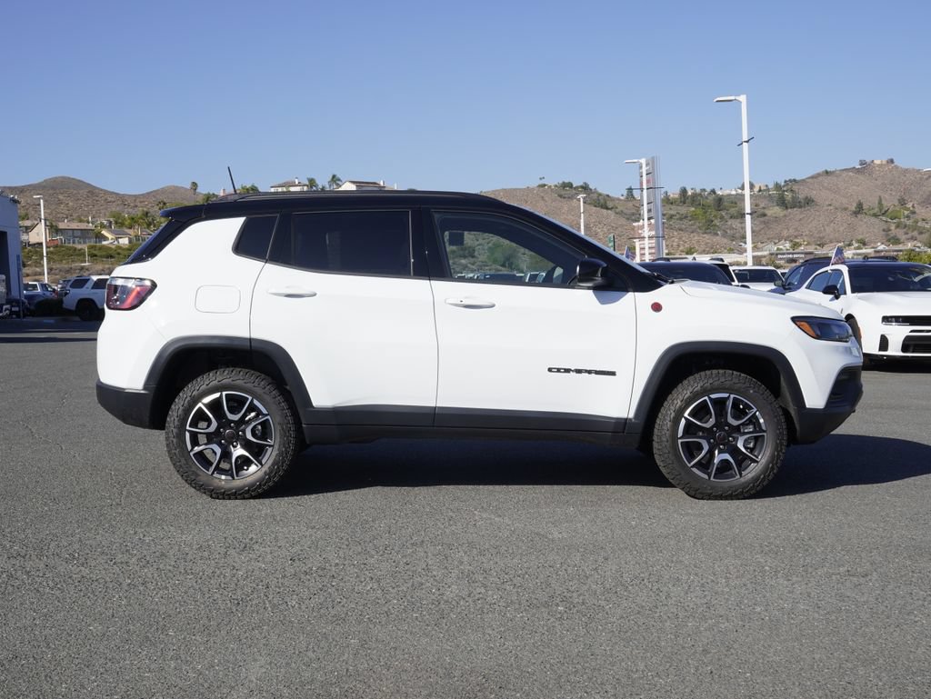 New 2026 Jeep Compass Trailhawk w/ Sun, Sound & Navigation Group AWD/4WD image 3