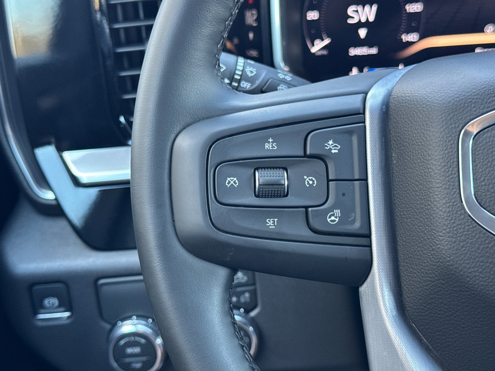 Used 2026 GMC Sierra 1500 SLT RWD image 27