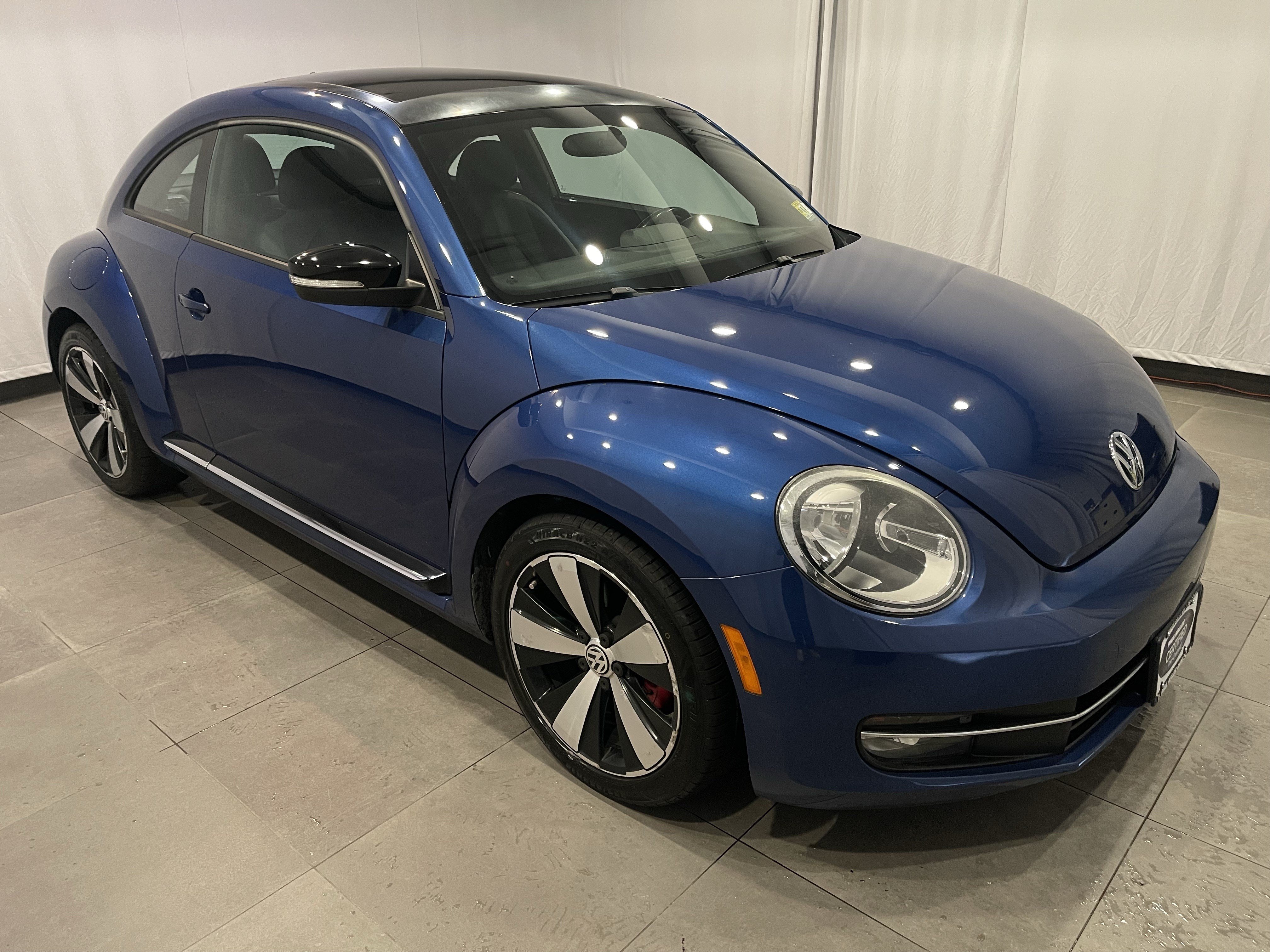 Used 2013 Volkswagen Beetle 2.0T FWD video 3
