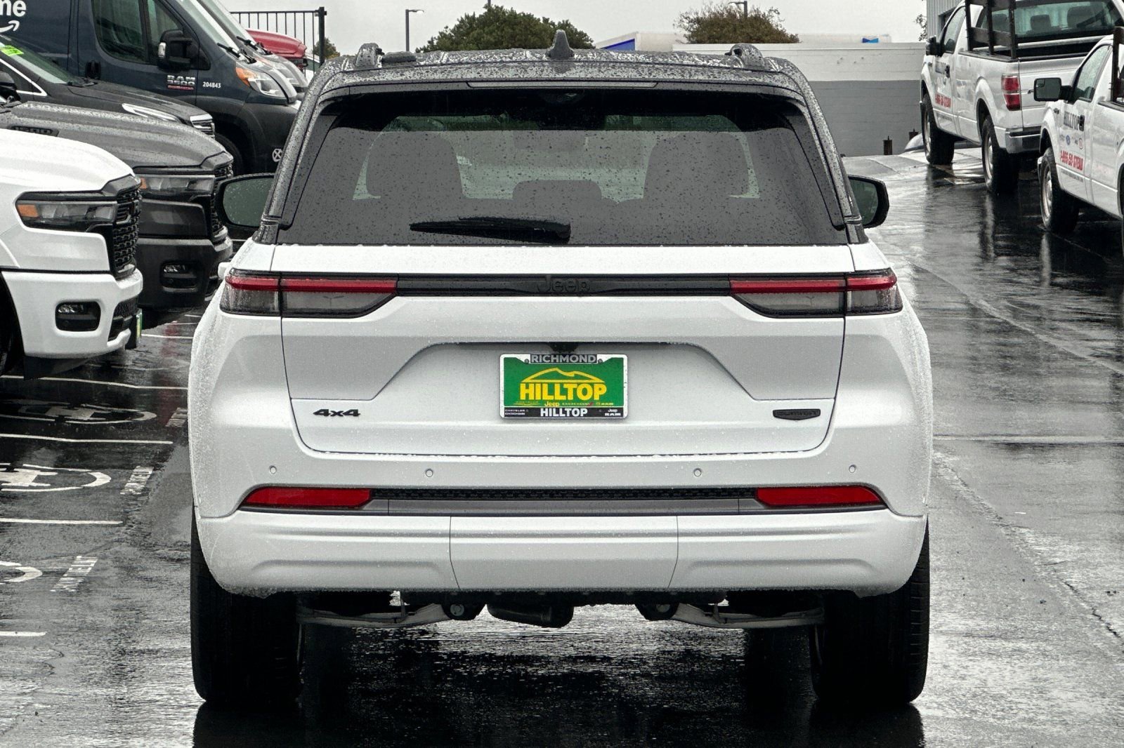 New 2026 Jeep Grand Cherokee Summit image 5