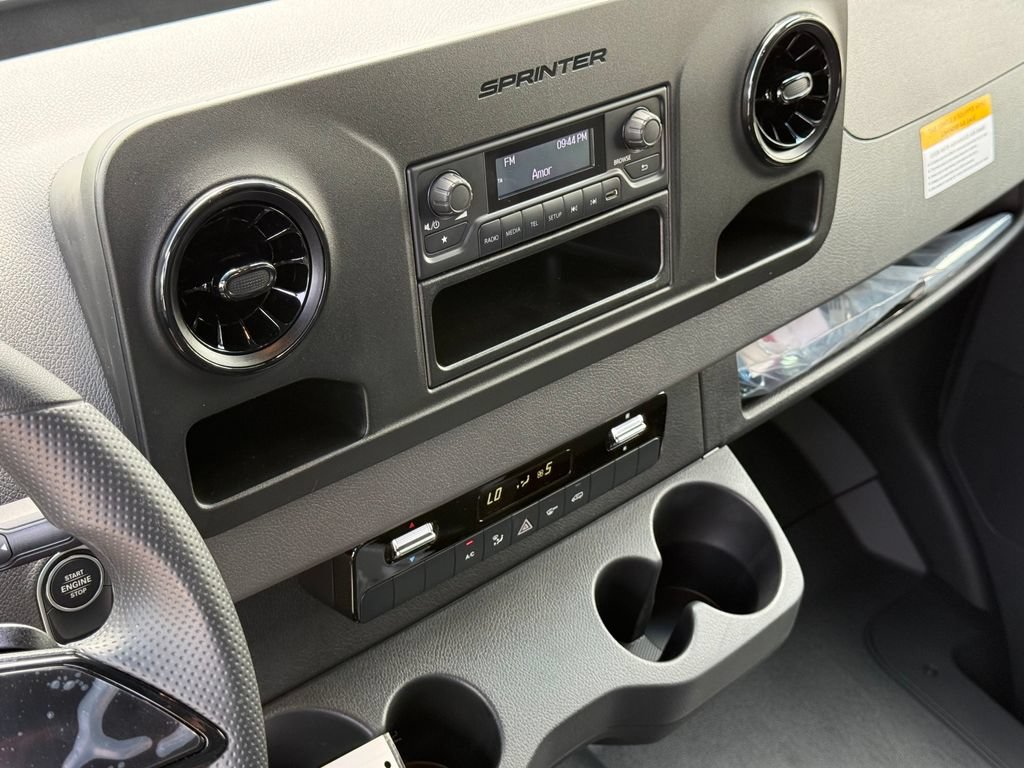 Used 2025 Mercedes-Benz Sprinter 2500 image 22
