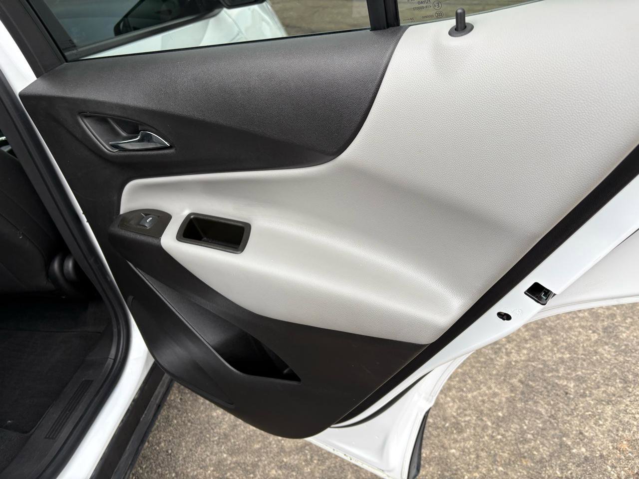 Used 2024 Chevrolet Equinox LS w/ LS Convenience Package image 48