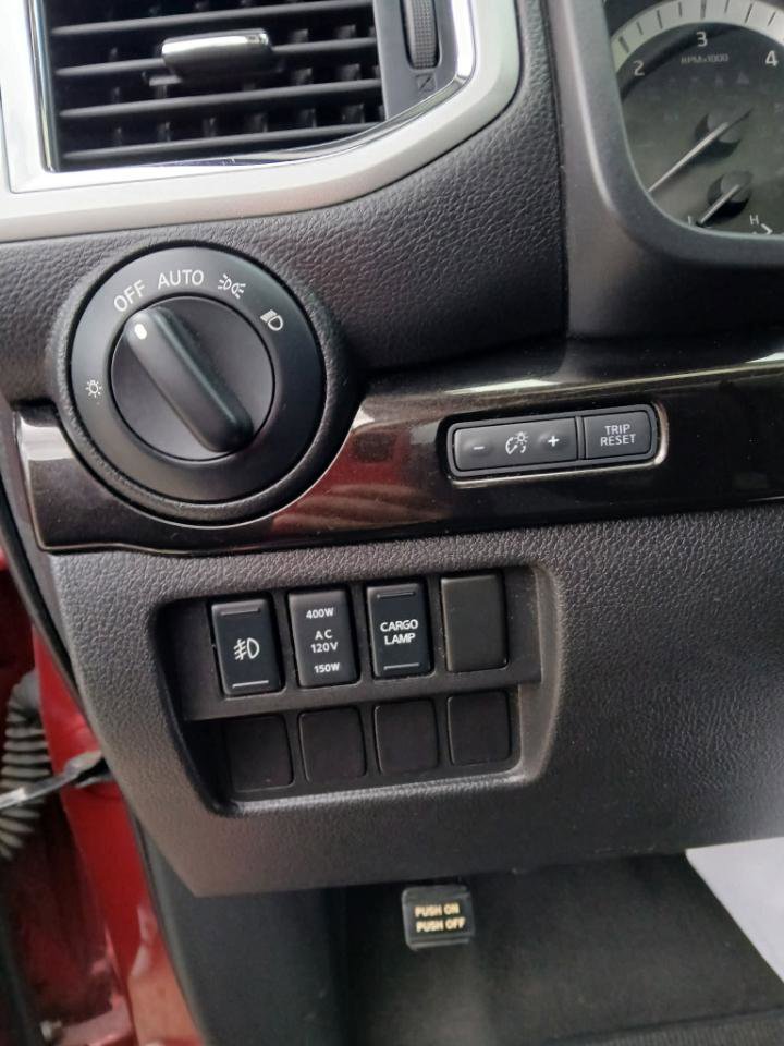 Used 2017 Nissan Titan SV AWD/4WD image 19