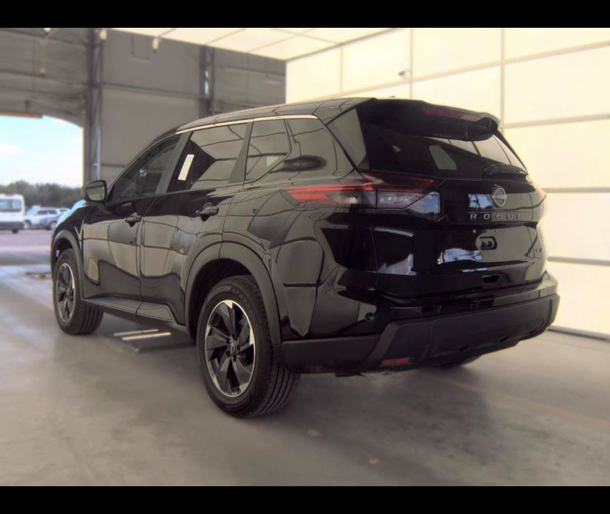 Used 2024 Nissan Rogue SV FWD image 11