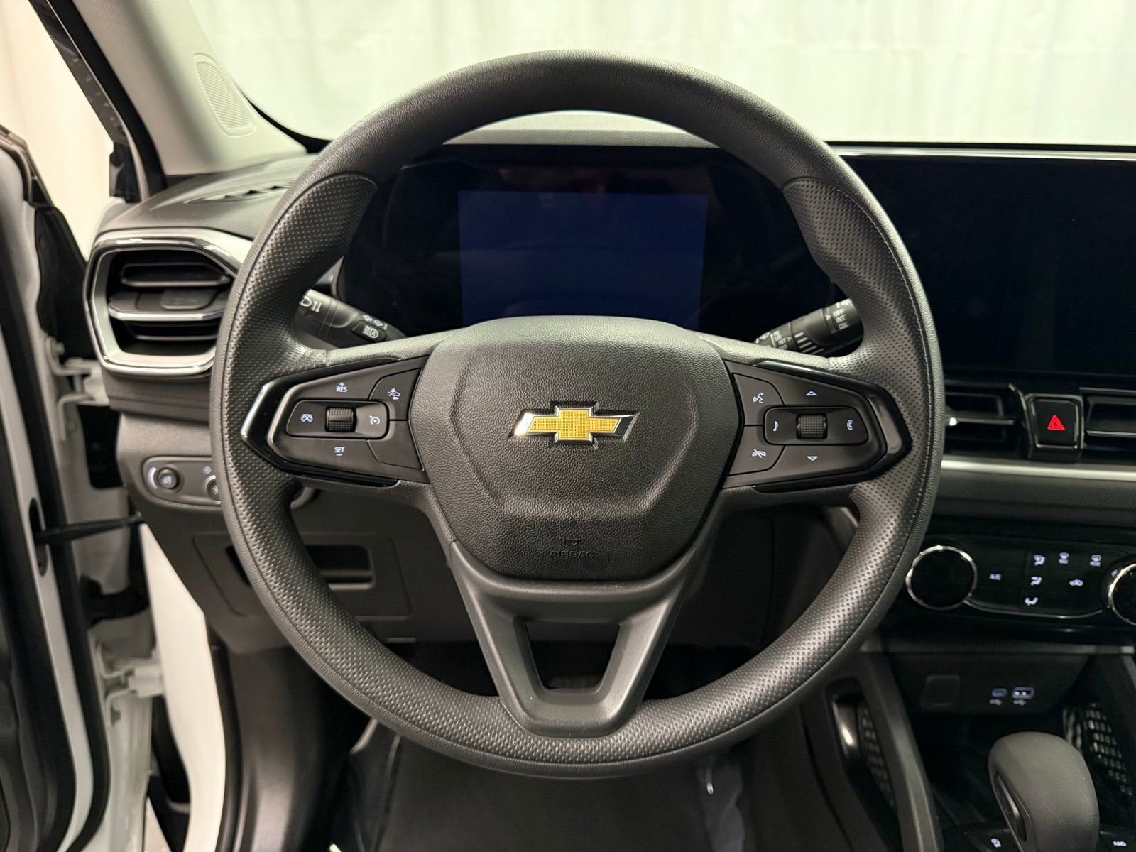 Used 2025 Chevrolet TrailBlazer LT image 12