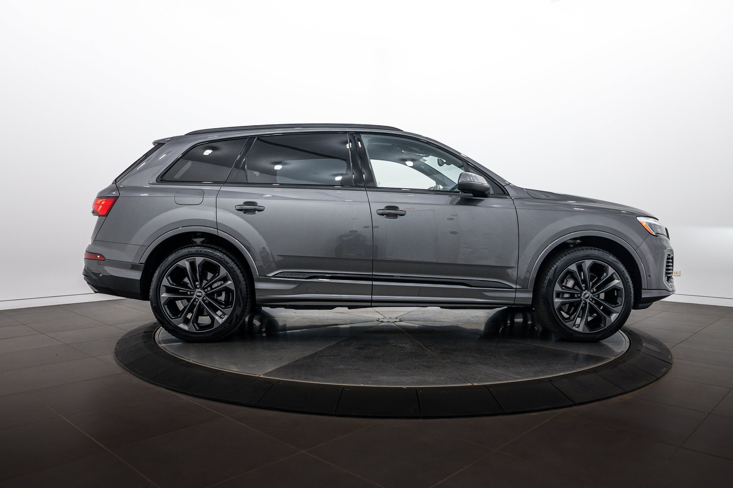 Certified 2025 Audi Q7 3.0T Premium Plus w/ Premium Plus Package AWD/4WD image 3
