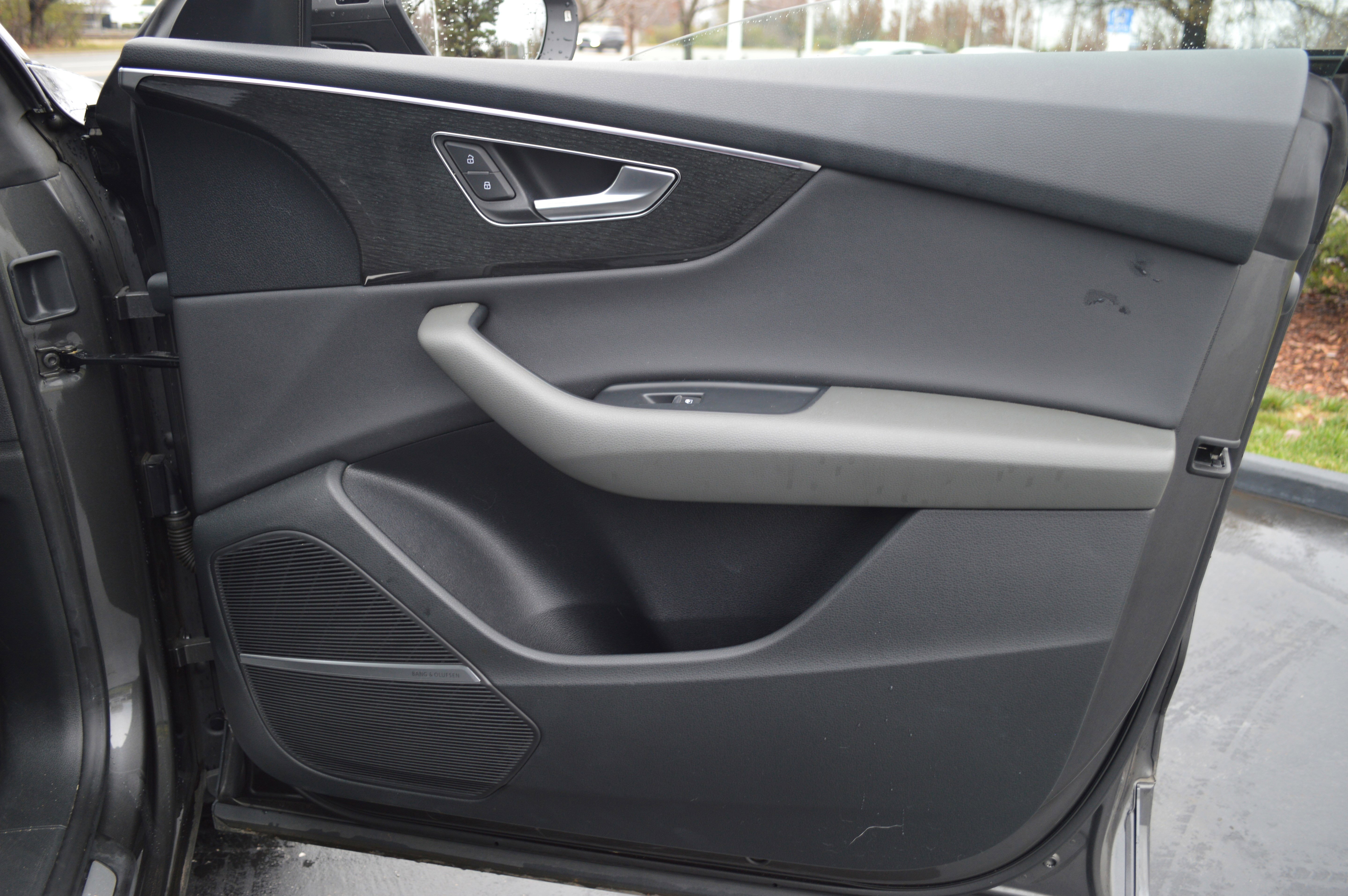 Used 2020 Audi Q8 Premium Plus image 35