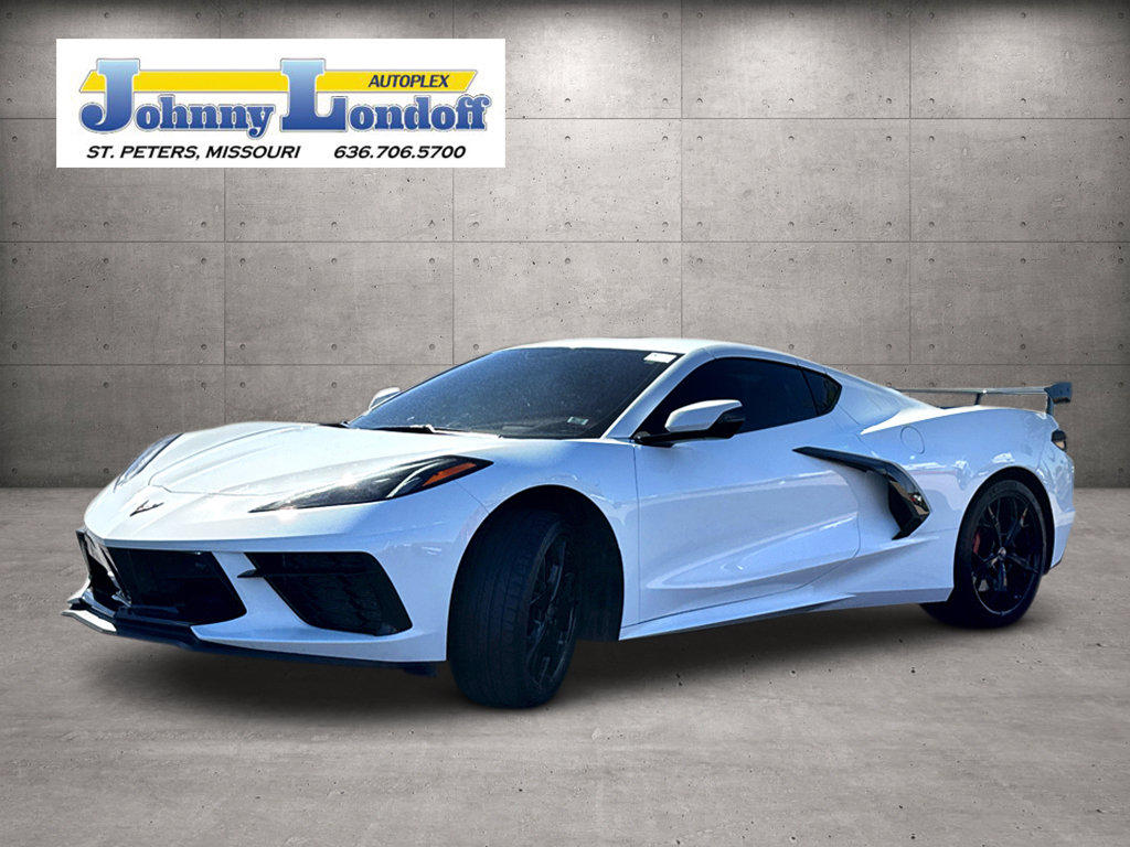 Used 2021 Chevrolet Corvette Stingray Premium Cpe w/ Z51 Performance Package RWD image 4