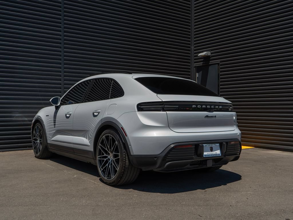 Used 2024 Porsche Macan 4 Electric AWD/4WD image 3