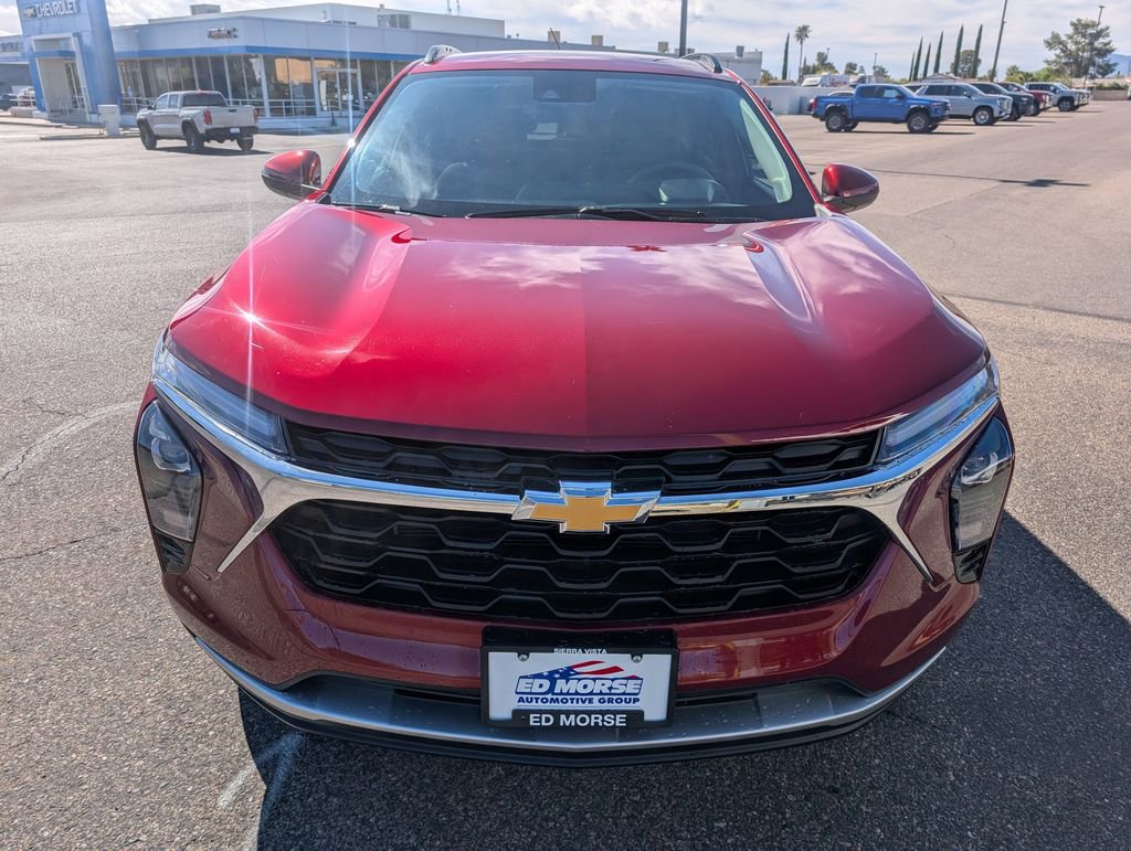 Used 2025 Chevrolet Trax LT FWD image 8