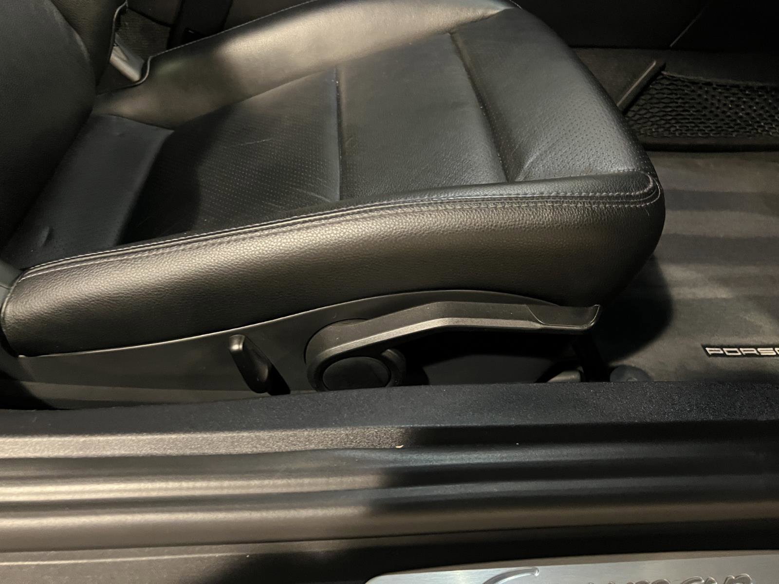 Used 2018 Porsche 718 Cayman image 27